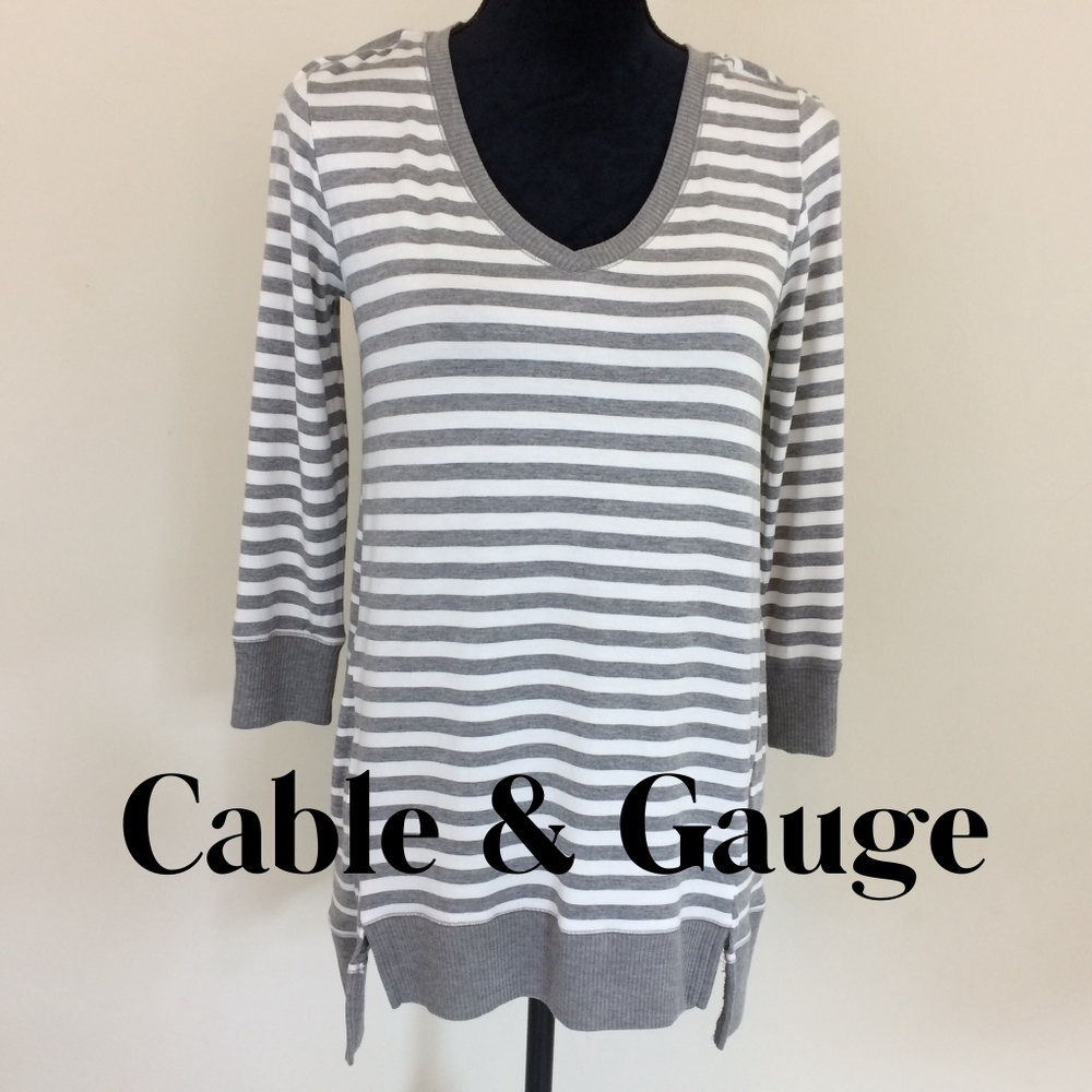 Cable & Gauge Knit, Grey & White Tunic Top
